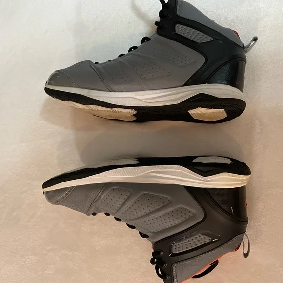 Andi Mens Hi Top Basketball Sneakers. - Picture 6 of 7